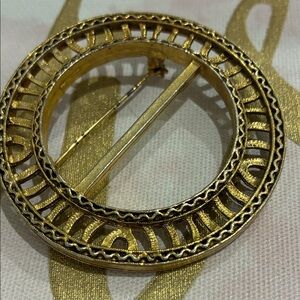 Gold-Tone Round Filigree Brooch - Elegant Women’s Jewelry